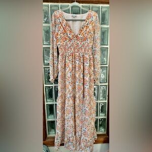 Charming Floral Dress with Long Sleeves